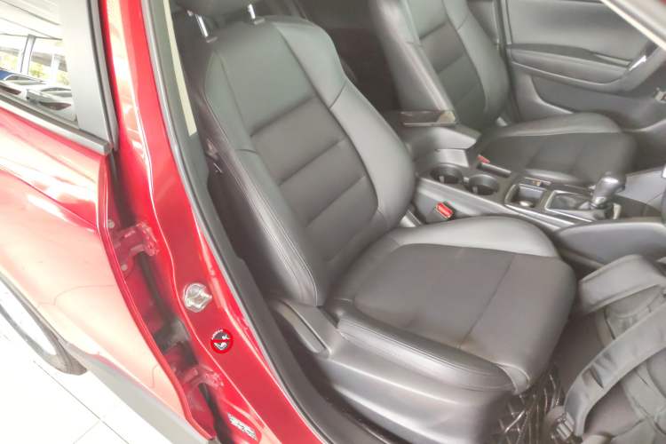 Used Mazda CX-5 2015 2.0L Automatic 4x4 Luxury Edition Right Front Seat