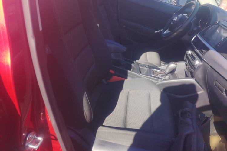 Used Mazda CX-5 2015 2.0L Automatic Two-Wheel Drive Urban Version Right Front Seat