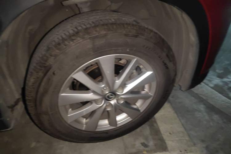 Used Mazda CX-5 2015 2.0L Automatic Two-Wheel Drive Urban Version Right Front Wheel Hub