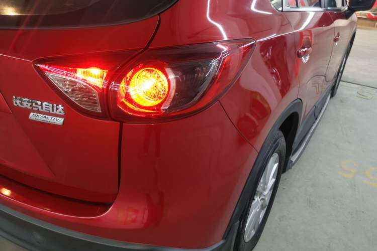 Used Mazda CX-5 2015 2.0L Automatic Two-Wheel Drive Urban Version Right Rear Taillight