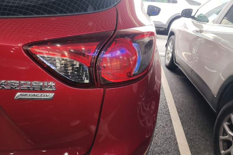 Used Mazda CX-5 2015 2.0L Automatic Two-Wheel Drive Urban Version Right Rear Taillight