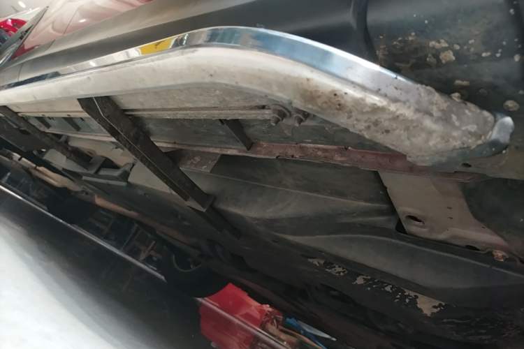 Used Mazda CX-5 2015 2.0L Automatic Two-Wheel Drive Urban Version Right Side Sill