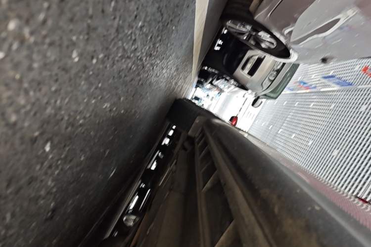 Used Mazda CX-5 2015 2.0L Automatic Two-Wheel Drive Urban Version Right Side Sill