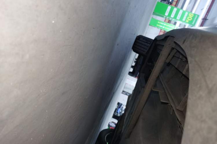 Used Mazda CX-5 2015 2.0L Automatic Two-Wheel Drive Urban Version Right Side Sill
