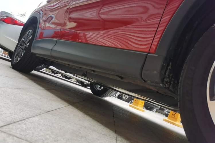 Used Mazda CX-5 2015 2.5L Automatic 4x4 Flagship Model Right Side Sill