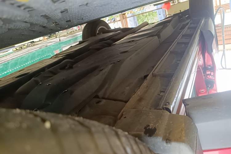 Used Mazda CX-5 2015 2.0L Automatic Two-Wheel Drive Urban Version Right Side Sill