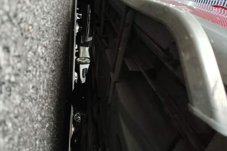Used Mazda CX-5 2015 2.0L Automatic Two-Wheel Drive Urban Version Right Side Sill