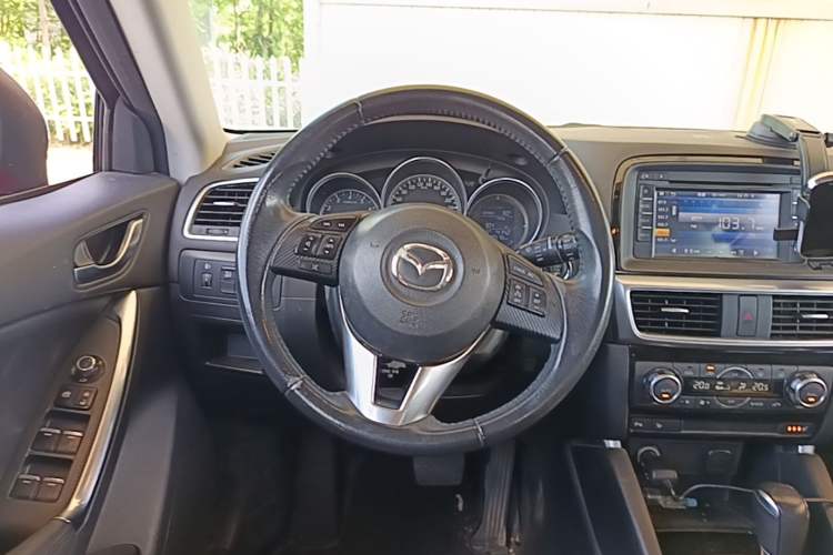 Used Mazda CX-5 2015 2.0L Automatic 4x4 Luxury Edition Steering Wheel