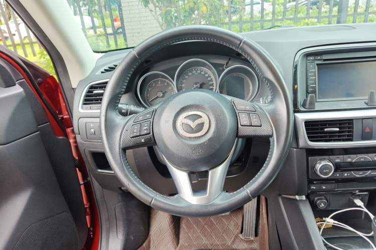 Used Mazda CX-5 2015 2.0L Automatic 4x4 Luxury Edition Steering Wheel