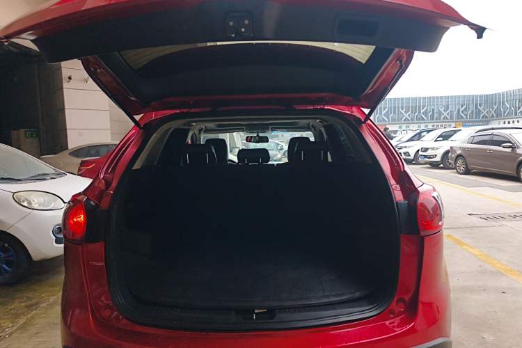 Used Mazda CX-5 2015 2.0L Automatic 4x4 Luxury Edition Trunk