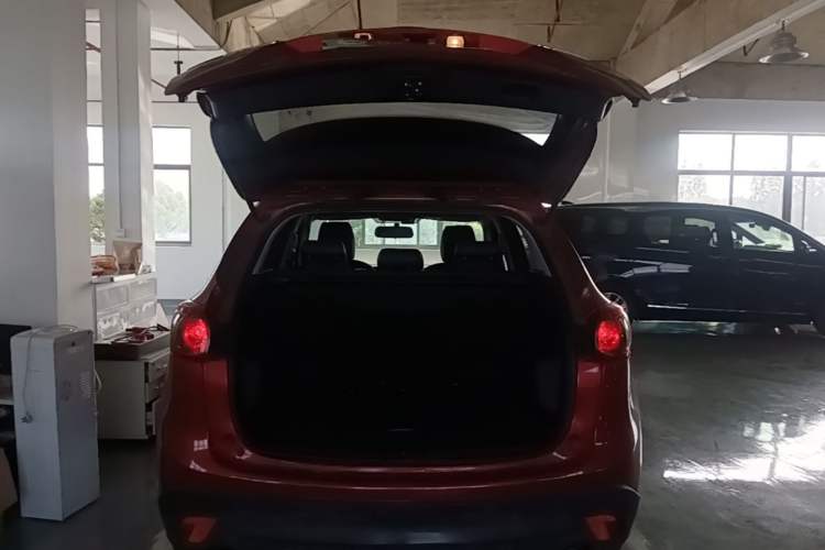Used Mazda CX-5 2015 2.0L Automatic Two-Wheel Drive Urban Version Trunk