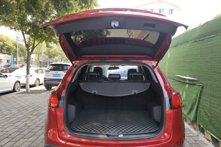 Used Mazda CX-5 2015 2.0L Automatic 4x4 Luxury Edition Trunk