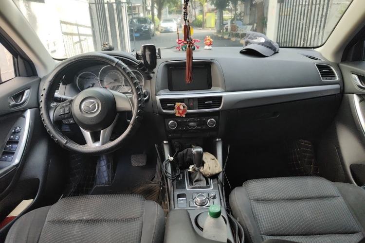 Used Mazda CX-5 2015 2.0L Automatic Two-Wheel Drive Urban Version Center Console