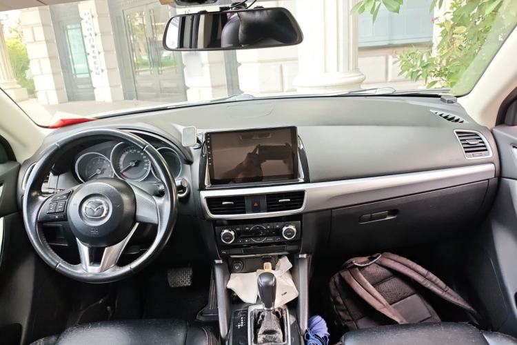 Used Mazda CX-5 2015 2.0L Automatic Two-Wheel Drive Urban Version Center Console