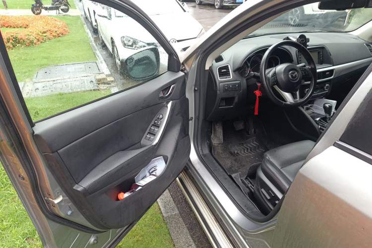 Used Mazda CX-5 2015 2.0L Automatic 4x4 Luxury Edition Driver Seat