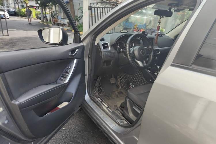 Used Mazda CX-5 2015 2.0L Automatic Two-Wheel Drive Urban Version Driver Seat