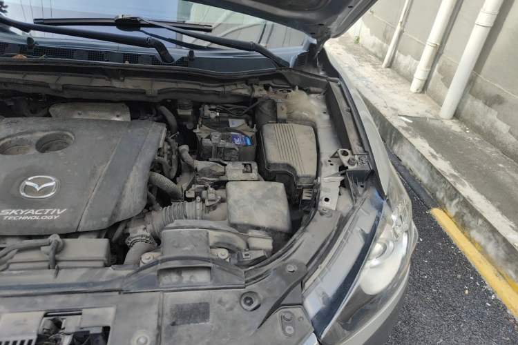 Used Mazda CX-5 2015 2.0L Automatic Two-Wheel Drive Urban Version Engine Bay Left