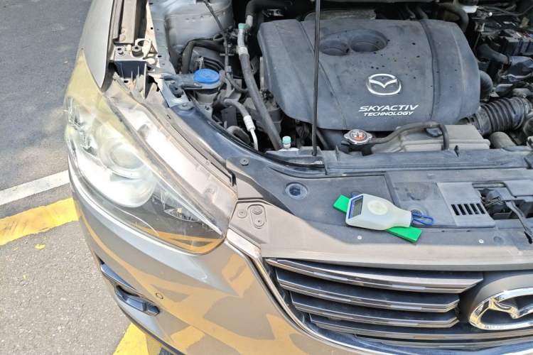 Used Mazda CX-5 2015 2.0L Automatic Two-Wheel Drive Urban Version Engine Bay Right