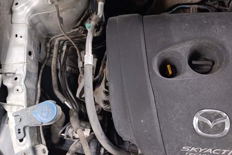 Used Mazda CX-5 2015 2.0L Automatic Two-Wheel Drive Urban Version Engine Bay Right