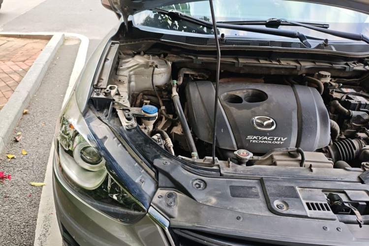 Used Mazda CX-5 2015 2.0L Automatic Two-Wheel Drive Urban Version Engine Bay Right