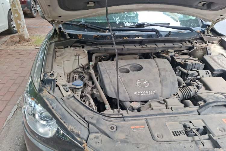 Used Mazda CX-5 2015 2.0L Automatic Two-Wheel Drive Urban Version Engine Bay Right