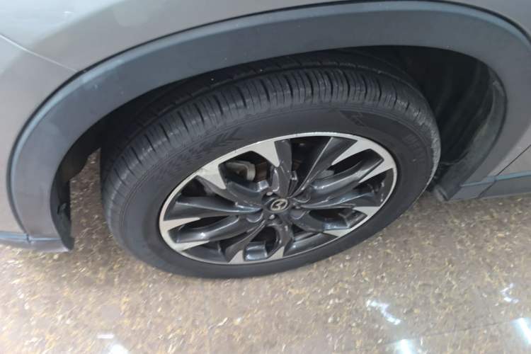Used Mazda CX-5 2015 2.5L Automatic 4x4 Prestige Edition Left Front Wheel Hub
