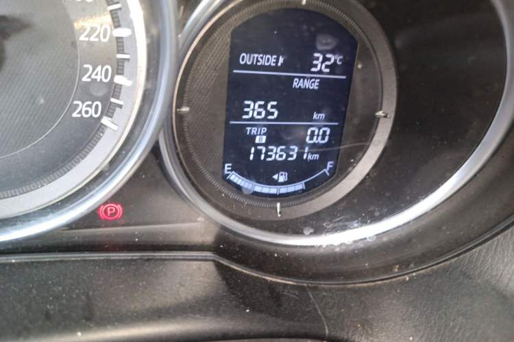 Used Mazda CX-5 2015 2.0L Automatic Two-Wheel Drive Urban Version Odometer Close Up