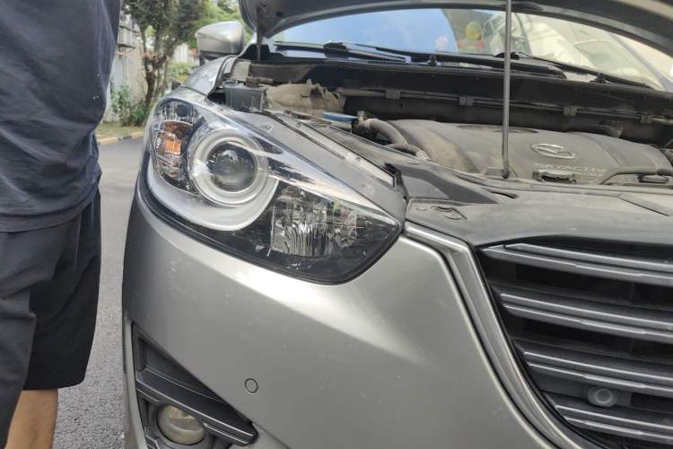 Used Mazda CX-5 2015 2.0L Automatic Two-Wheel Drive Urban Version Right Front Headlight