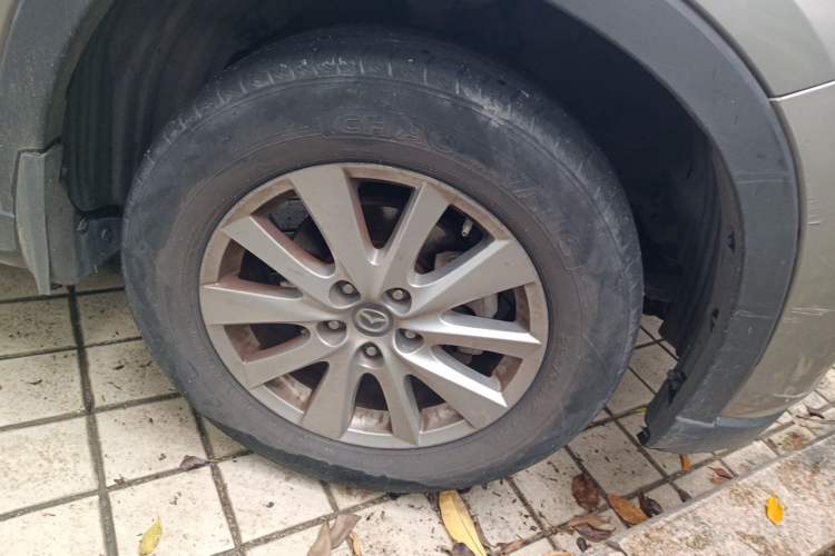 Used Mazda CX-5 2015 2.0L Automatic Two-Wheel Drive Urban Version Right Front Wheel Hub