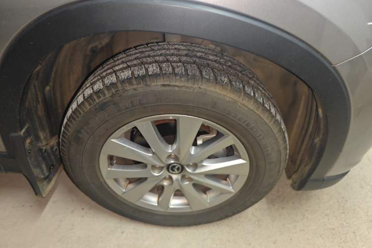 Used Mazda CX-5 2015 2.0L Automatic Two-Wheel Drive Urban Version Right Front Wheel Hub