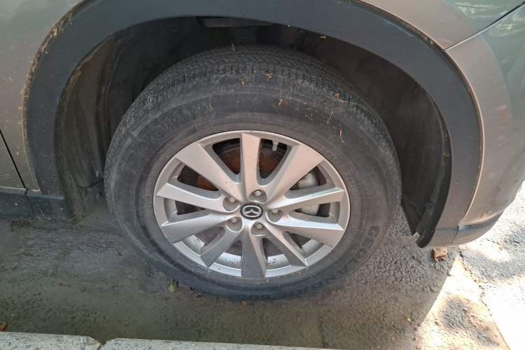 Used Mazda CX-5 2015 2.0L Automatic Two-Wheel Drive Urban Version Right Front Wheel Hub
