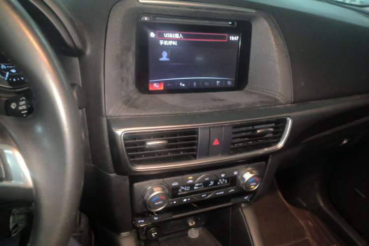 Used Mazda CX-5 2015 2.5L Automatic 4x4 Flagship Model Audio And AC Panel