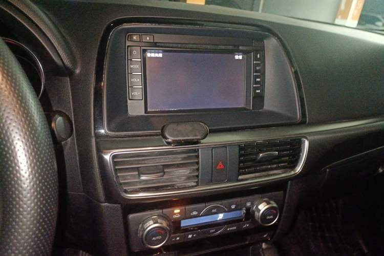 Used Mazda CX-5 2015 2.5L Automatic 4x4 Prestige Edition Audio And AC Panel