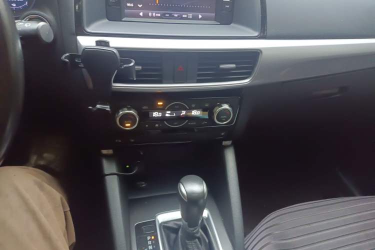 Used Mazda CX-5 2015 2.0L Automatic 4x4 Luxury Edition Audio And AC Panel