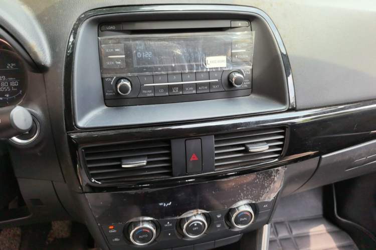 Used Mazda CX-5 2015 2.0L Manual Two-Wheel Drive Comfort Version Audio And AC Panel