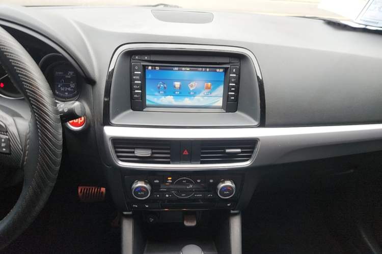 Used Mazda CX-5 2015 2.0L Automatic 4x4 Luxury Edition Audio And AC Panel