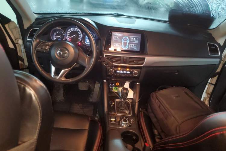 Used Mazda CX-5 2015 2.0L Automatic Two-Wheel Drive Urban Version Center Console
