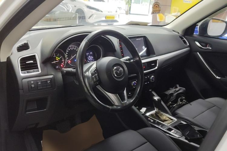 Used Mazda CX-5 2015 2.0L Automatic Two-Wheel Drive Urban Version Center Console