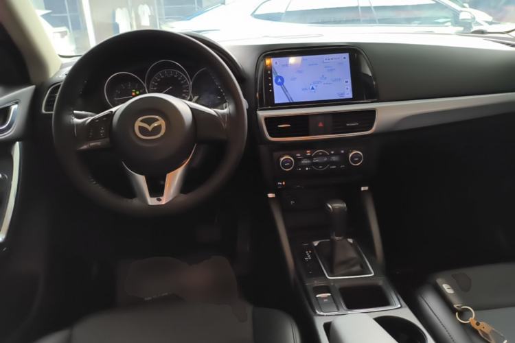 Used Mazda CX-5 2015 2.0L Automatic Two-Wheel Drive Urban Version Center Console