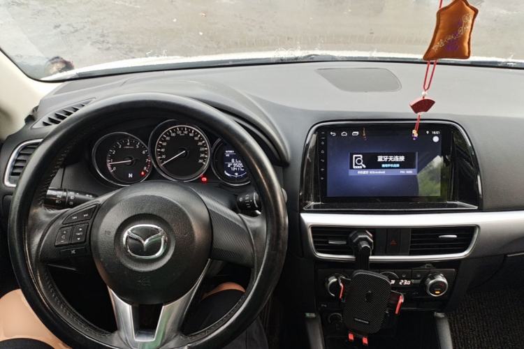 Used Mazda CX-5 2015 2.0L Automatic Two-Wheel Drive Urban Version Center Console