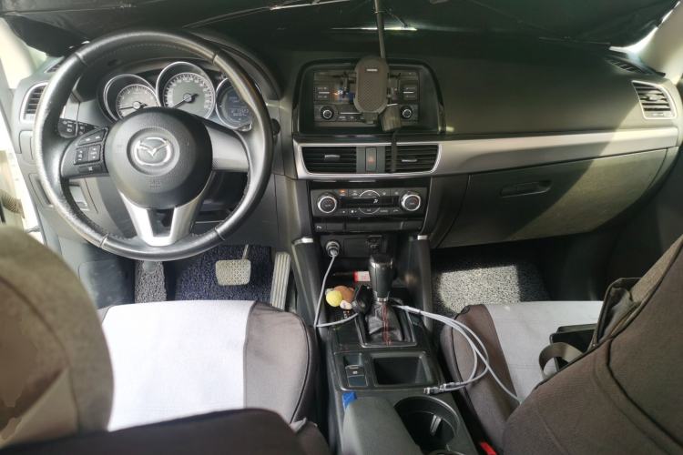 Used Mazda CX-5 2015 2.0L Automatic Two-Wheel Drive Urban Version Center Console