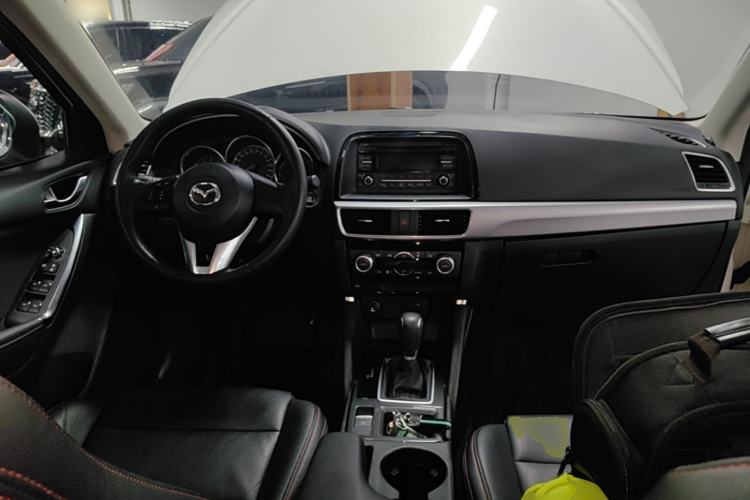 Used Mazda CX-5 2015 2.0L Automatic Two-Wheel Drive Urban Version Center Console