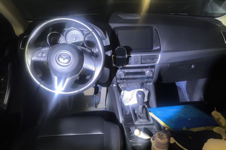 Used Mazda CX-5 2015 2.0L Automatic Two-Wheel Drive Urban Version Center Console
