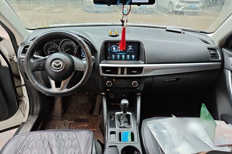 Used Mazda CX-5 2015 2.0L Automatic Two-Wheel Drive Urban Version Center Console