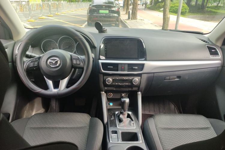 Used Mazda CX-5 2015 2.0L Automatic Two-Wheel Drive Urban Version Center Console