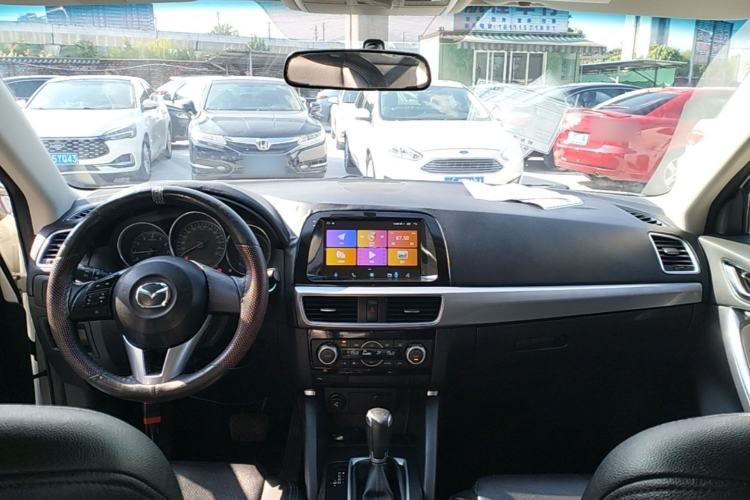 Used Mazda CX-5 2015 2.0L Automatic Two-Wheel Drive Urban Version Center Console