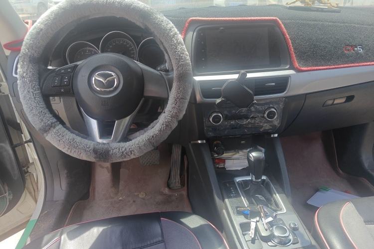 Used Mazda CX-5 2015 2.0L Automatic Two-Wheel Drive Urban Version Center Console