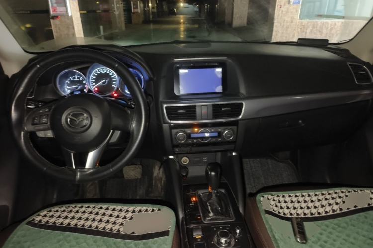 Used Mazda CX-5 2015 2.0L Automatic Two-Wheel Drive Urban Version Center Console