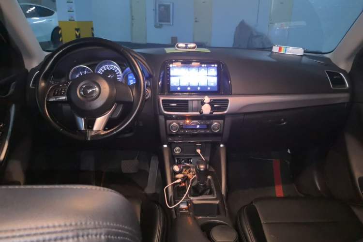 Used Mazda CX-5 2015 2.0L Automatic Two-Wheel Drive Urban Version Center Console