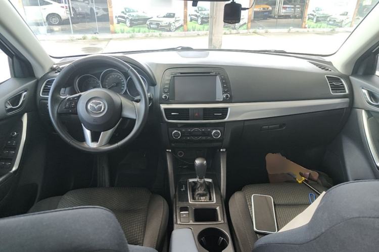Used Mazda CX-5 2015 2.0L Automatic Two-Wheel Drive Urban Version Center Console